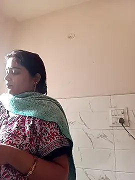 Snapshot of Trisha_71 chatting on November 16, 6:19 am Trisha 71 online show from November 16, 6:19 am