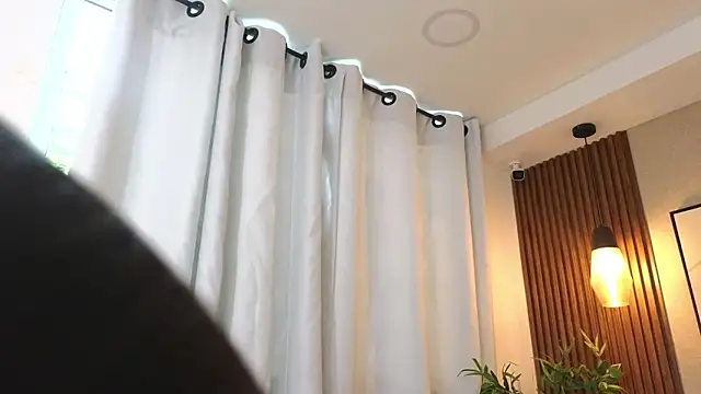 Lia Mar  online show from October 3, 6:05 pm