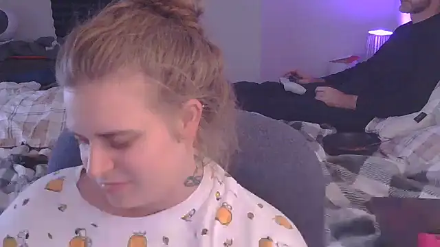 Snapshot of Sexyblonde12344 chatting on November 4, 12:21 am Sexyblonde12344 online show from November 4, 12:21 am