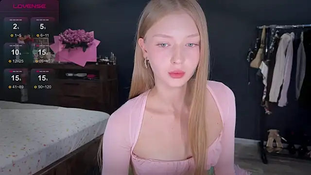 holylisssa online show from October 5, 4:38 pm