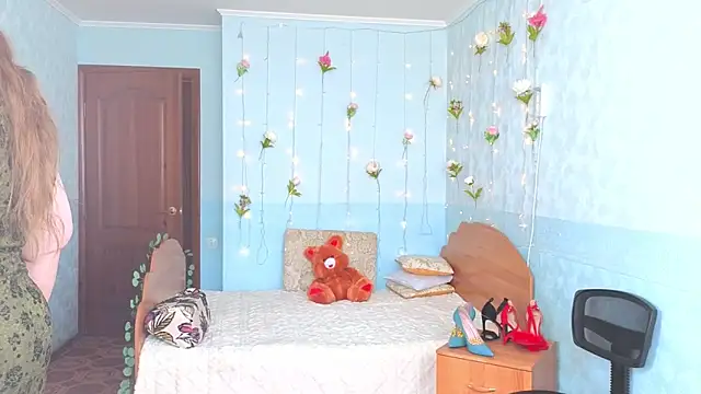 Audrey Aura online show from September 13, 5:07 am