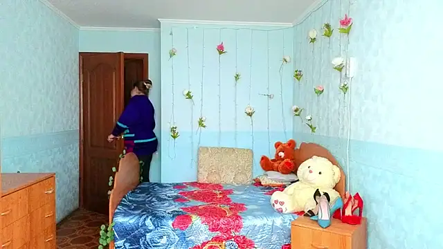 Audrey Aura online show from October 9, 5:16 am