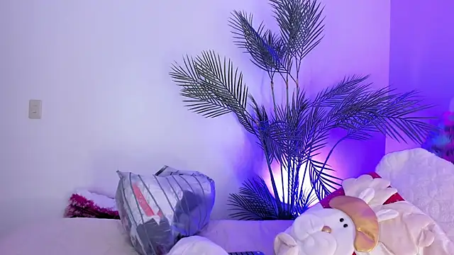 Hadid Jimenez  online show from November 12, 7:46 pm