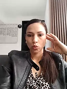 SofiaDelicia online show from October 12, 1:43 pm