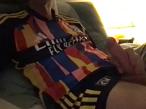 Snapshot of orbix2007 chatting on December 24, 12:11 am orbix2007 online show from December 24, 12:11 am