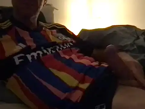 Snapshot of orbix2007 chatting on December 27, 11:42 pm orbix2007 online show from December 27, 11:42 pm