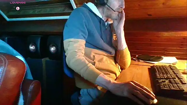 Snapshot of Vrenico-SC chatting on September 9, 5:23 pm Vrenico-SC online show from September 9, 5:23 pm