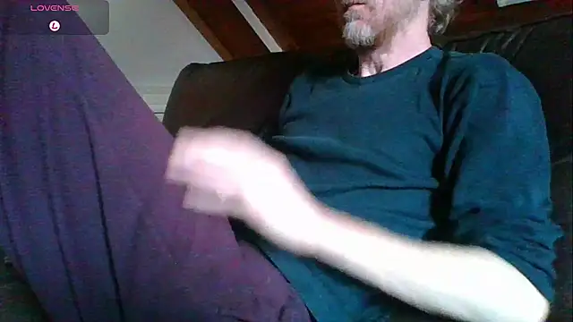 Snapshot of Vrenico-SC chatting on October 19, 9:54 am Vrenico-SC online show from October 19, 9:54 am