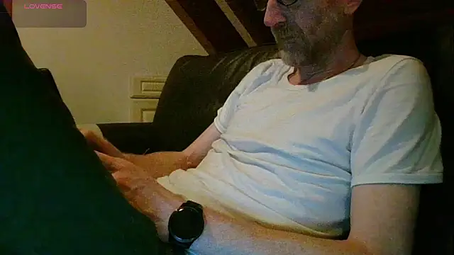 Snapshot of Vrenico-SC chatting on November 1, 4:53 pm Vrenico-SC online show from November 1, 4:53 pm