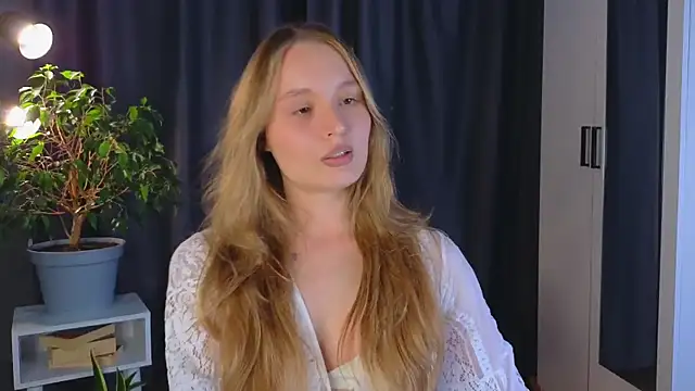 lisa schiele online show from September 21, 7:59 pm