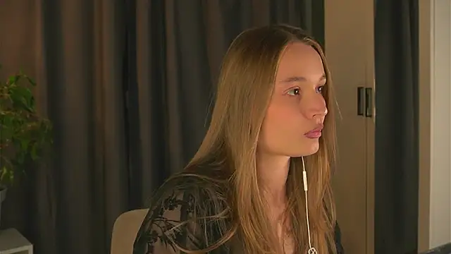 lisa schiele online show from September 26, 8:13 pm