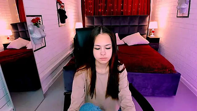 UliaNeer online show from October 3, 5:04 am