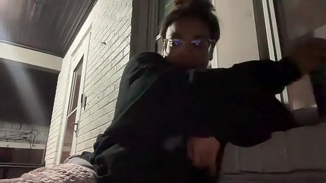 Snapshot of zahrabliss chatting on September 14, 4:11 am zahrabliss online show from September 14, 4:11 am