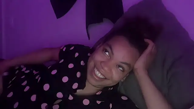 Snapshot of zahrabliss chatting on October 1, 1:44 am zahrabliss online show from October 1, 1:44 am