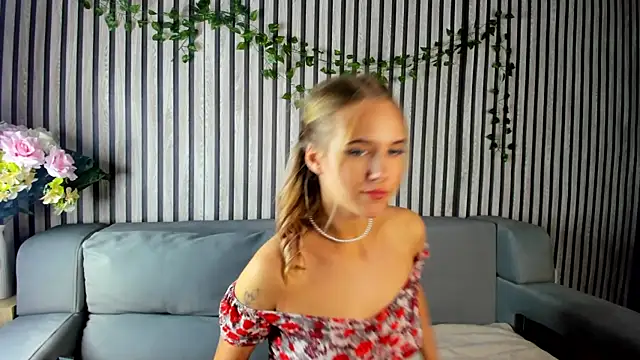 Casey Sweeet online show from November 6, 5:14 pm