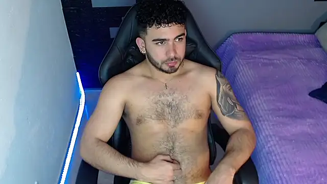 adamhairy online show from November 8, 8:18 pm