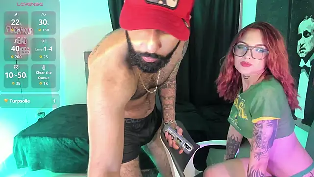 Snapshot of DanteAndVictoria chatting on October 1, 6:30 am DanteAndVictoria online show from October 1, 6:30 am