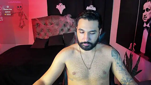 Snapshot of DanteAndVictoria chatting on October 30, 11:16 pm DanteAndVictoria online show from October 30, 11:16 pm