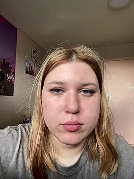 Snapshot of Kemeli008 chatting on September 18, 9:11 am Kemeli008 online show from September 18, 9:11 am