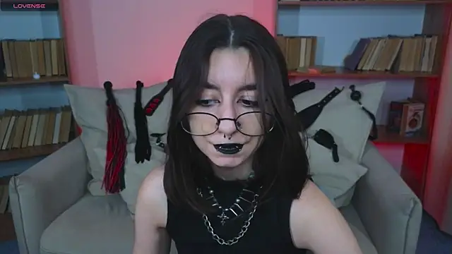 Snapshot of Mistress__Marcelline chatting on September 13, 9:53 am Mistress Marcelline online show from September 13, 9:53 am