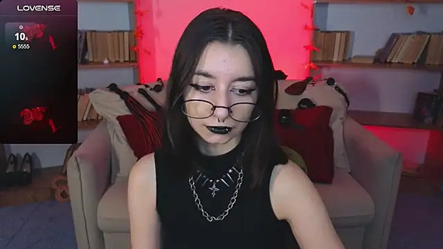 Snapshot of Mistress__Marcelline chatting on September 19, 10:05 am Mistress Marcelline online show from September 19, 10:05 am