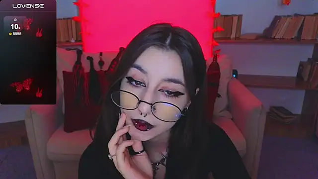 Snapshot of Mistress__Marcelline chatting on October 15, 9:31 am Mistress Marcelline online show from October 15, 9:31 am