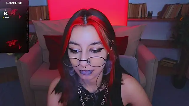 Snapshot of Mistress__Marcelline chatting on November 9, 10:24 am Mistress Marcelline online show from November 9, 10:24 am