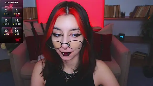 Snapshot of Mistress__Marcelline chatting on November 12, 9:42 am Mistress Marcelline online show from November 12, 9:42 am