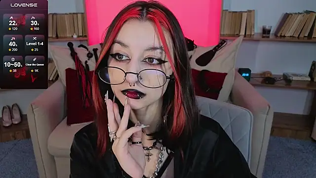 Snapshot of Mistress__Marcelline chatting on November 16, 11:05 am Mistress Marcelline online show from November 16, 11:05 am