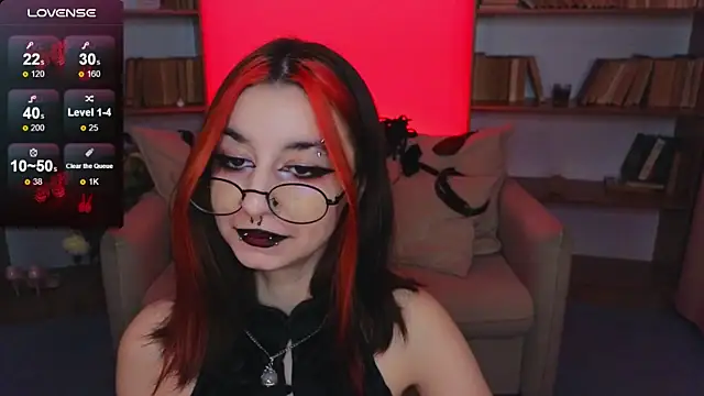 Snapshot of Mistress__Marcelline chatting on November 26, 9:43 am Mistress Marcelline online show from November 26, 9:43 am