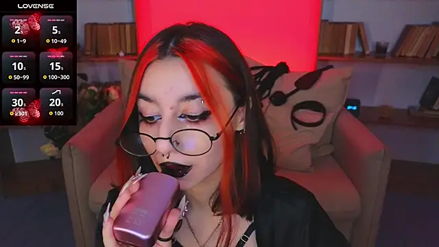 Snapshot of Mistress__Marcelline chatting on November 30, 9:46 am Mistress Marcelline online show from November 30, 9:46 am