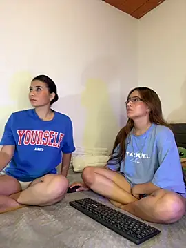 roxanne 03 online show from October 22, 4:24 am