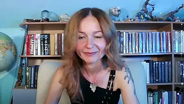 Snapshot of Foxilady357 chatting on September 14, 2:16 pm Foxilady357 online show from September 14, 2:16 pm