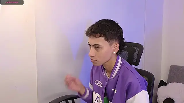 yulian vasquez online show from September 23, 12:19 pm