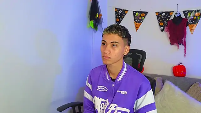 yulian vasquez online show from October 30, 12:28 pm