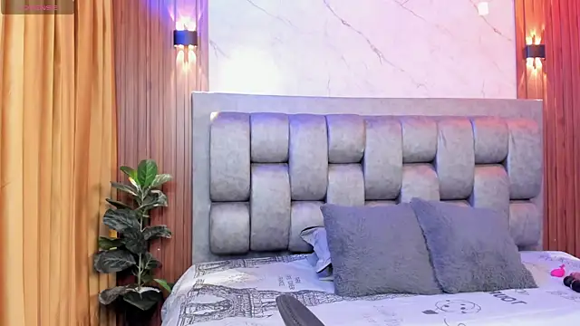 More Hott online show from September 17, 6:53 pm