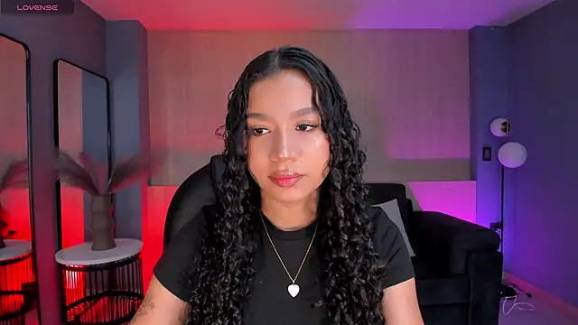 Snapshot of SophieHouston_ chatting on September 21, 11:06 pm SophieHouston online show from September 21, 11:06 pm