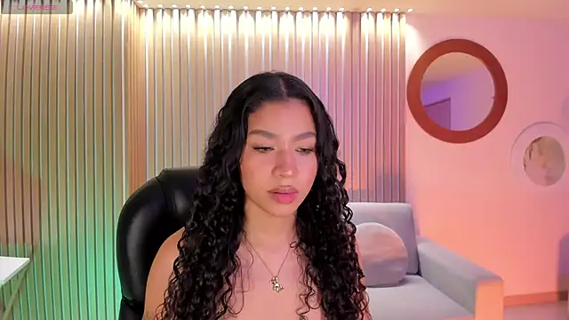 Snapshot of SophieHouston_ chatting on October 11, 5:39 am SophieHouston online show from October 11, 5:39 am