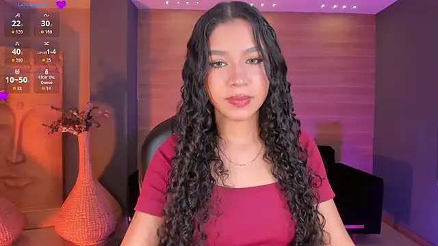 Snapshot of SophieHouston_ chatting on November 19, 4:34 am SophieHouston online show from November 19, 4:34 am