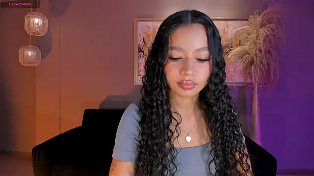 Snapshot of SophieHouston_ chatting on November 29, 3:53 am SophieHouston online show from November 29, 3:53 am