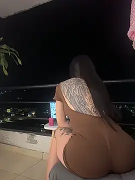 Snapshot of MilaLawrence chatting on October 22, 11:26 pm MilaLawrence online show from October 22, 11:26 pm