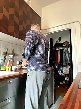 SexyLeon8 online show from November 4, 8:35 am