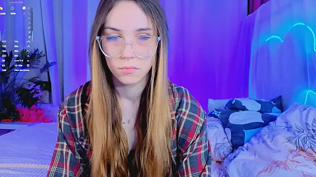 -CindyLou online show from November 30, 5:33 am