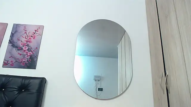 pinky f00x online show from November 18, 8:02 pm