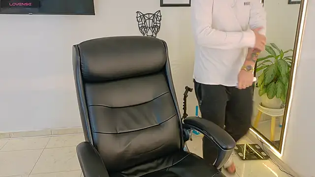 Elian savoy online show from November 28, 11:18 pm