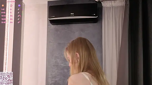 ElvinaRose online show from November 3, 2:02 am