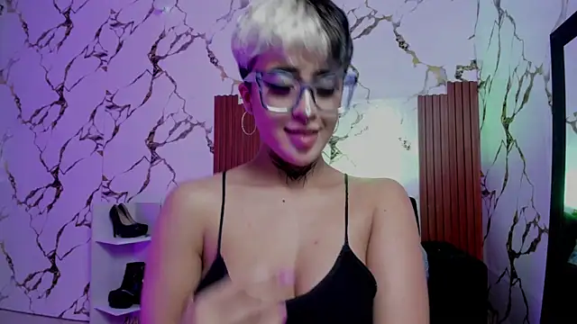 Snapshot of Rebeka-baker chatting on September 9, 2:11 am Rebeka-baker online show from September 9, 2:11 am