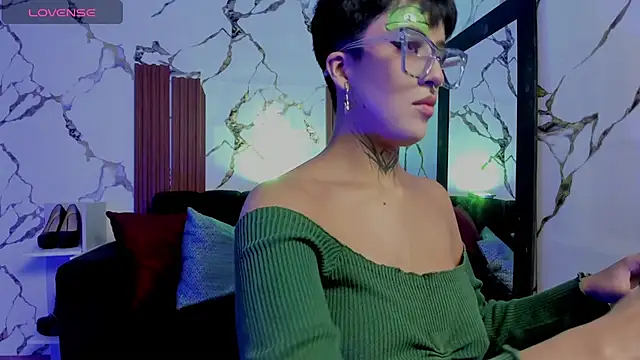 Snapshot of Rebeka-baker chatting on October 8, 1:20 pm Rebeka-baker online show from October 8, 1:20 pm