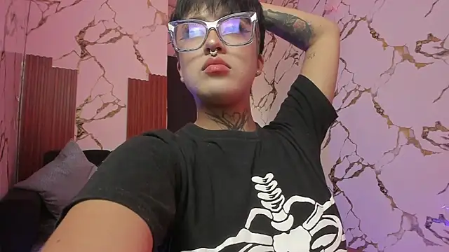 Snapshot of Rebeka-baker chatting on November 7, 12:05 pm Rebeka-baker online show from November 7, 12:05 pm