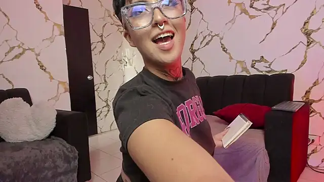 Snapshot of Rebeka-baker chatting on November 20, 1:11 pm Rebeka-baker online show from November 20, 1:11 pm